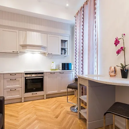 Vip Old Town Apartment