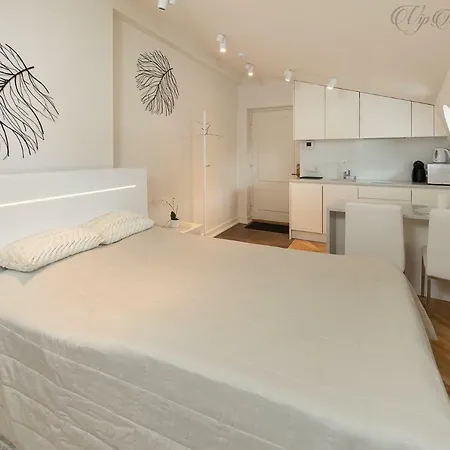 Apartment Vip Old Town *
