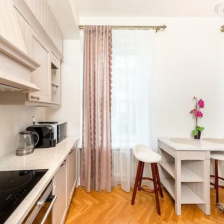 Apartment Vip Old Town