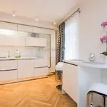 Vip Old Town Apartment